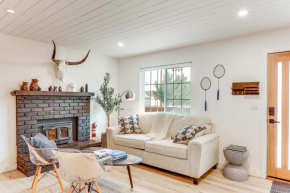 Swim, Ski and Explore Cabin with Yard in Big Bear Big Bear Lake
